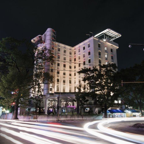 MOXY HOTEL